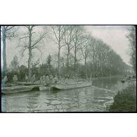 [Sept-Saulx. Construction du pont de bateaux. 4-16].