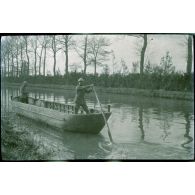 Canal à Sept-Saulx. 4-16. Lieutenant Gautier et aspirant Vernot. [légende d'origine]