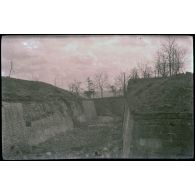 Souville. 3-16. Devant l'escarpe démoli. [légende d'origine]