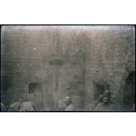 Souville. Notre casemate vue des cales. 3-16. [légende d'origine]