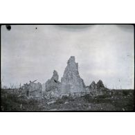 Estrées. 9-1916. L'église. [légende d'origine]