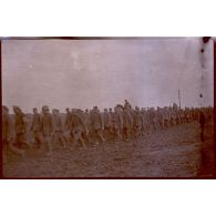 Proyart. 16-10-16. Colonne de prisonniers. [légende d'origine]