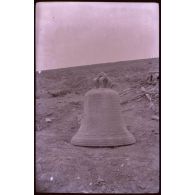 Estrées. 8-1916. La cloche. [légende d'origine]