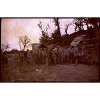 Fay. 10-16. Le ravitaillement. [légende d'origine]