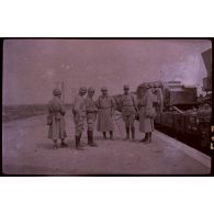 Voyage de Saint-Hilaire-au-Temple (Marne) à Mourmelon-le-Petit (Marne). Le bureau et le ravitaillement + Valencon. [légende d'origine]