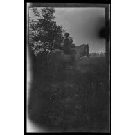 [Trois cavaliers de profil].