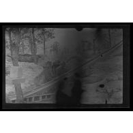 [Juillet 1916. Cote 200. Transporteur, système d'évacuation des gravats d'une sape mis au point par Jacques Tournadour d'Albay].