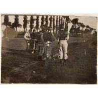 [Elèves de Saint-Cyr pendant un exercice].