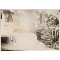 [Saint-Cyr : une chambrée].