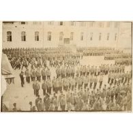 [Saint-Cyr : rassemblement dans la cour].