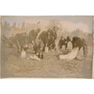 [Saints-Cyriens pendant une halte].