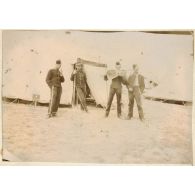 [Saints-Cyriens dans un campement].