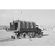 [Camion des Transmissions, Batna, 1957].