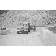 Le 1er novembre 1960, dans les gorges d'El Kantara, lors d'un week-end à Biskra.
