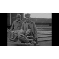 [A Ekaterinbourg, Tchéliabinsk et à Barnaoul avec les troupes russes blanches.]