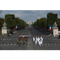 Défilé à pied des unités représentant les forces de souveraineté du théâtre Océan Pacifique lors de la cérémonie du 14 juillet 2011.