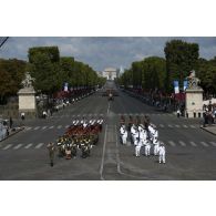 Défilé à pied des unités représentant les forces de souveraineté du théâtre Océan Pacifique lors de la cérémonie du 14 juillet 2011.