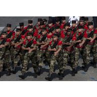 Défilé à pied du 54e RA pour les forces de souveraineté du théâtre Océan Pacifique lors de la cérémonie du 14 juillet 2011.