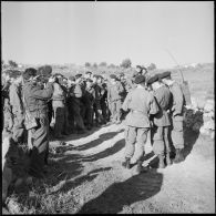 Un groupe d'appelés à l'instruction.