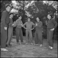 Portrait de groupe d'appelés du bataillon de Joinville au-cours d'un entraînement de rugby.