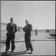 Portrait de deux sous-officiers.