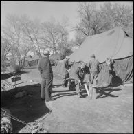 Vue d'un camp de toile de l'armée française.