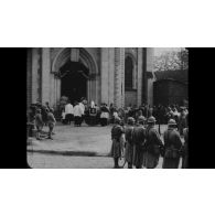 [Monuments commémoratifs et obsèques d'une personnalité militaire.]