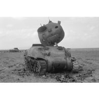 Le Sherman M4 A1 baptisé Honky Tonk.