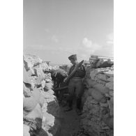 Stocks de munitions de 8,8 cm Flak protégée dans une position enterrée.