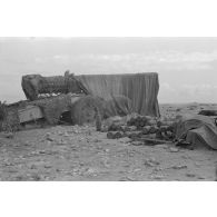 Un canon de 155 mm GPF d'origine française bâché (GPF-T), train Touzard.