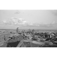 Un canon d'origine britannique Ordnance QF de 2 livres.