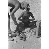 Préparation des grenades pour la sécurisation des positions allemandes.