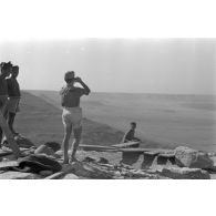 Des sapeurs du Génie de l'armée italienne établissent des positions sur les hauteurs de Halfayapass.