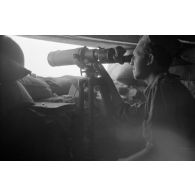 Un poste d'observation italien depuis les hauteurs de Halfayapass.