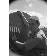 Gros plan sur l'Oberfeldwebel Richard Heller du Zerstörergeschwader 26 Horst Wessel (ZG.26).