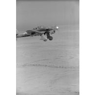 Une mission de bombardement du Sturzkampfgeschwader 2 sur la ville de Tobrouk.