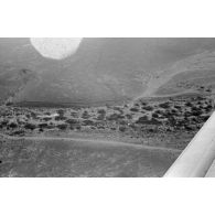 A bord d'un Junkers Ju-87 "Stuka" du Sturzkampfgeschwader StG-2 pour une mission de bombardement sur Tobrouk.