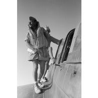 A bord d'un Junkers Ju-87 "Stuka" du Sturzkampfgeschwader StG-2 pour une mission de bombardement sur Tobrouk.