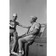 A bord d'un Junkers Ju-87 "Stuka" du Sturzkampfgeschwader StG-2 pour une mission de bombardement sur Tobrouk.