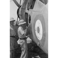 Un avion Fairey Albacore de la Royal Navy dont le numéro de série (serial T9158), on note le début d'une immatriculation "OM" comprenant la cocarde britannique.