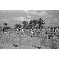 A El Quassaba (Quasaba), les obsèques deux équipages de Stuka (selon la légende d'origine).