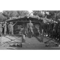 Un mariage par procuration d'une unité de l'armée de terre allemande installée dans le sud de la Grèce.