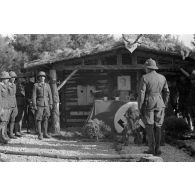 Un mariage par procuration d'une unité de l'armée de terre allemande installée dans le sud de la Grèce.