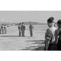 Arrivée du général Kurt von Waldau sur le terrain de Kalamaki (Grèce).