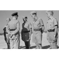 Arrivée du général Kurt von Waldau sur le terrain de Kalamaki (Grèce).