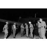 Tôt le matin, les préparatifs d'une mission aérienne à bord d'un bombardier Heinkel He-111.