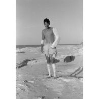 Le caporal (Gefreiter) Liebenau, photographe au sein de la 7e compagnie de propagande de l'armée de l'air allemande.