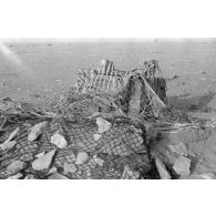 Faux canons britanniques débusqués par les forces allemandes.