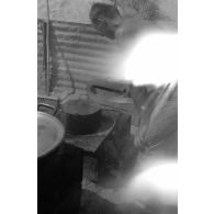 En Afrique, une boulangerie et une compagnie de réparation ((Werkstatt Kompanie 200).