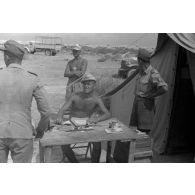 Une compagnie de réparation en Afrique.